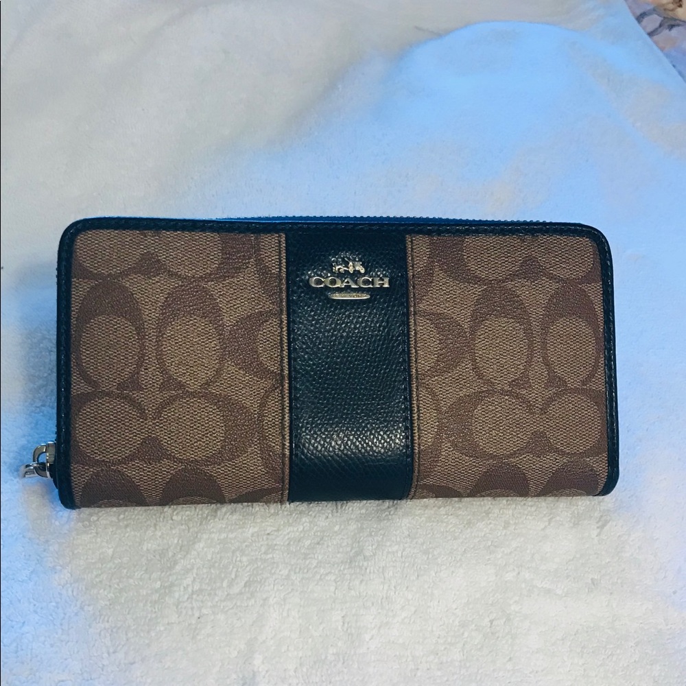 Authentic Coach Wallet